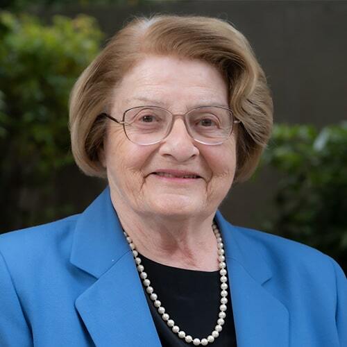 Anne_Krueger-head shot photo